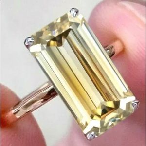 Gorgeous rare 11.35 karats Certified Champagne Diamond Solitaire Ring size 7